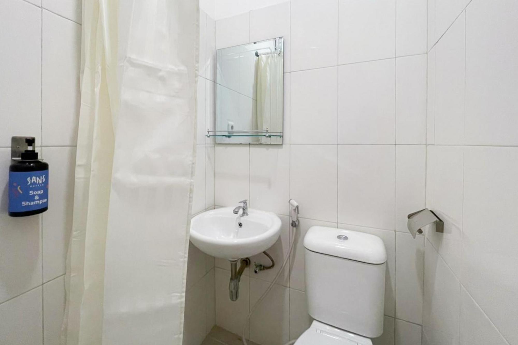 Hotel Sans Cengkareng Jakarta